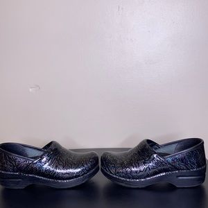 Women’s Dansko Henna Floral Professional Clogs Size EU 38